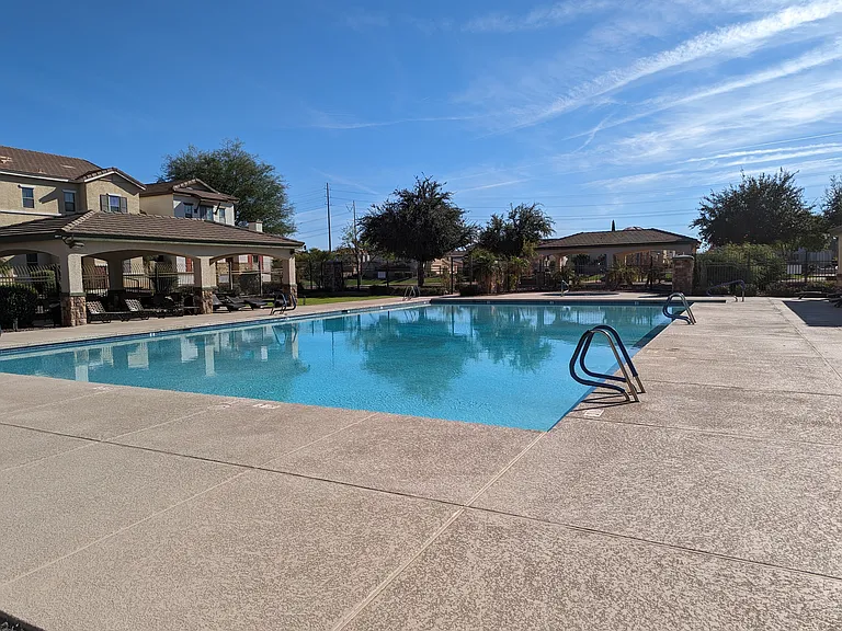 4721 E Redfield Rd — Photo 32