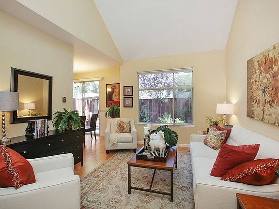 3rd image of 154 Blossom Cir