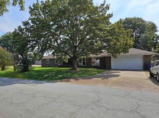 102 Chestnut St, England, AR 72046