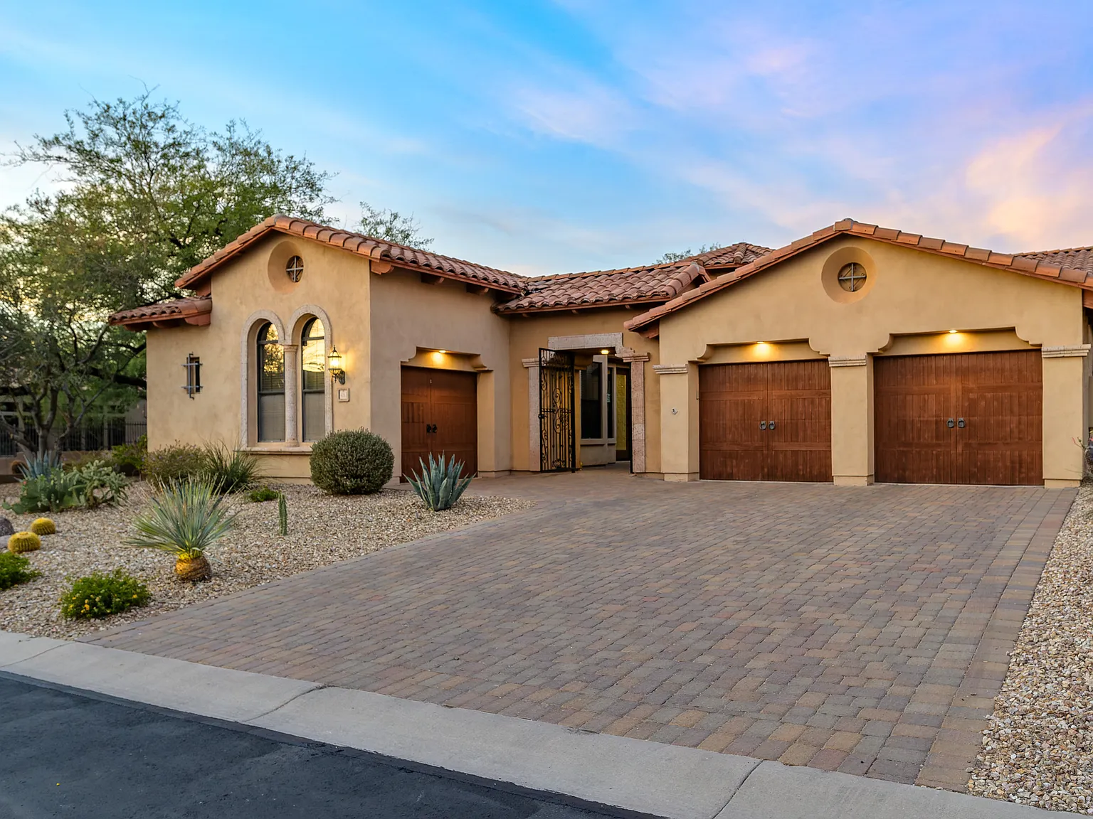 5 bed, 3017 sqft, $4,500 — Photo 2