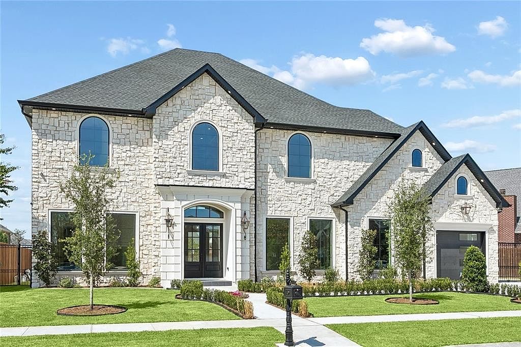 4429 Rue St — Chateau Golf & Country Club