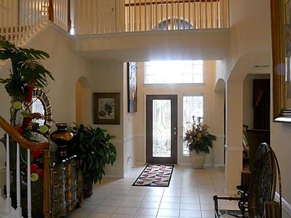  Ceramic floor tile is to be found in all downstairs living areas