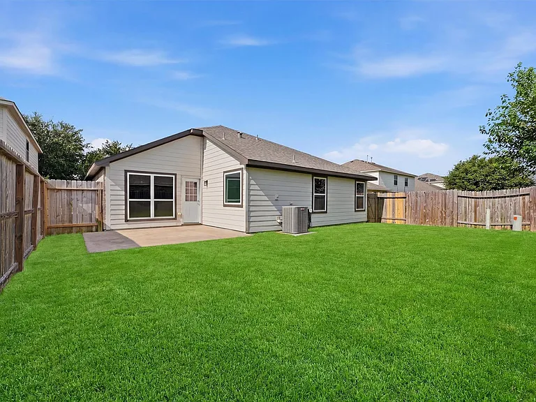 25414 Barmby Dr — Photo 22
