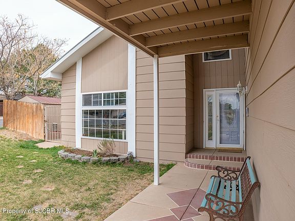 3rd image of 3112 N Mountain View Dr