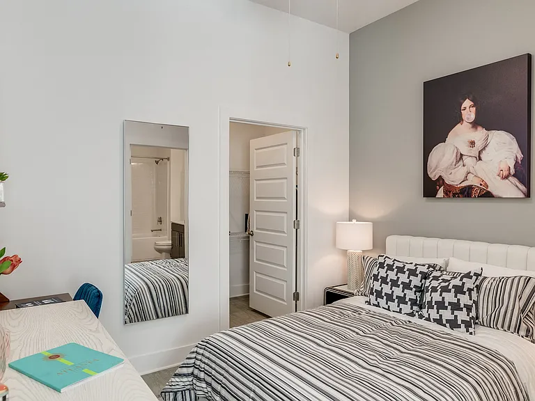 Link Apartments Grant Park — Photo 9