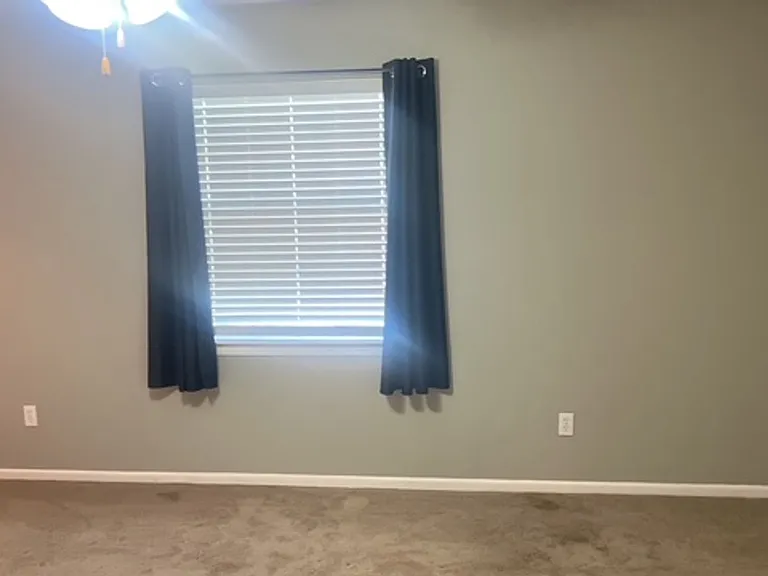 3700 Dauphine Ct — Photo 18