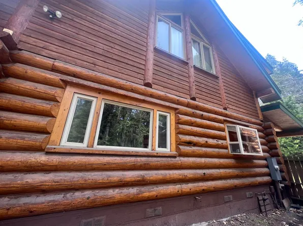 700 N Old Stage Rd, Mount Shasta, CA 96067