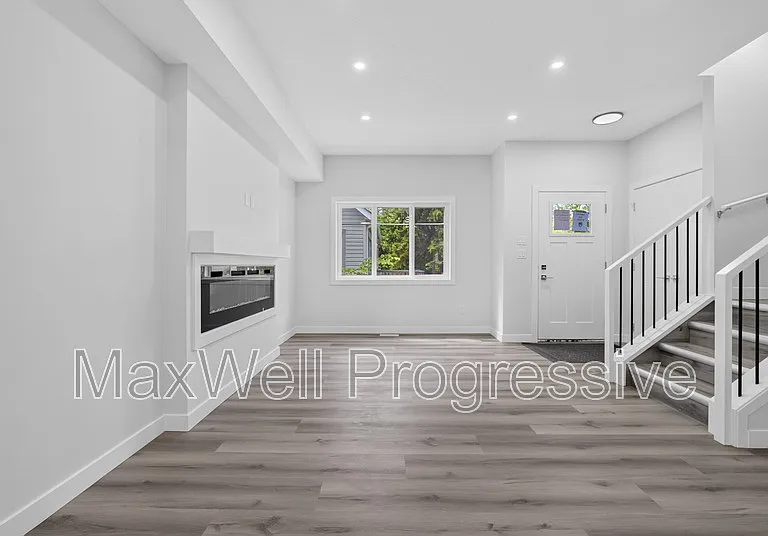 10821 112th St NW #1 — Photo 3