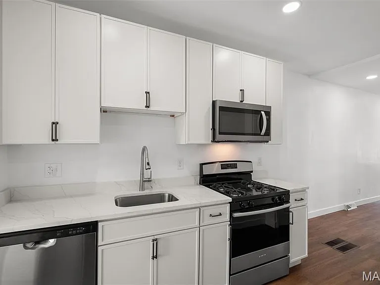 4936 Shaw Ave — Photo 7