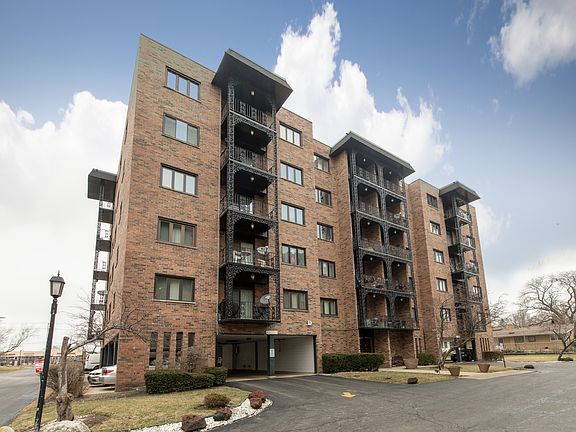 3rd image of 9332 Landings Ln Unit 602