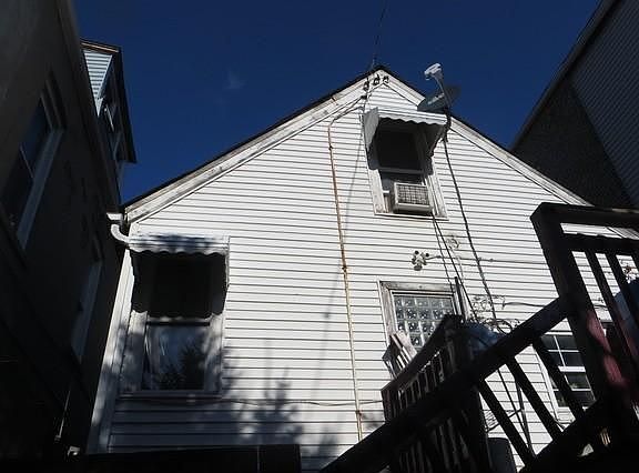 3rd image of 3023 W 21st Pl #House