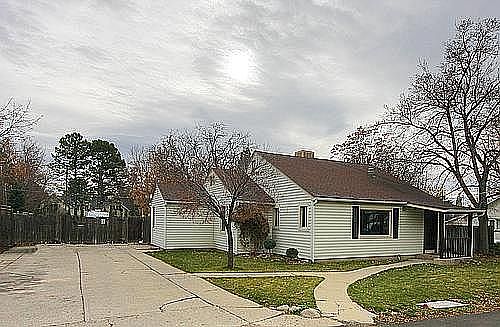 1st image of 1624 E Maple Ave