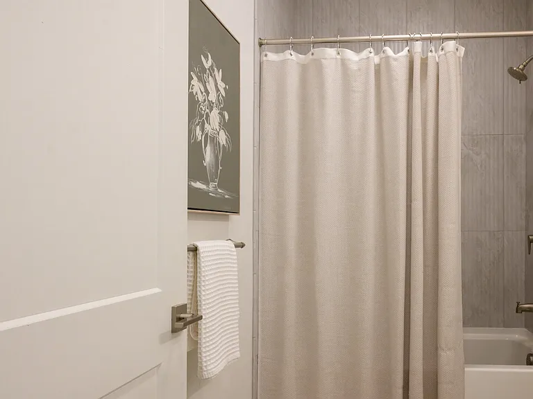 The Residency — Photo 29