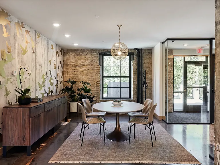 Holden House — Photo 14