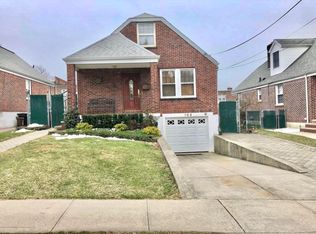 102 Governor Rd, Staten Island, NY 10314