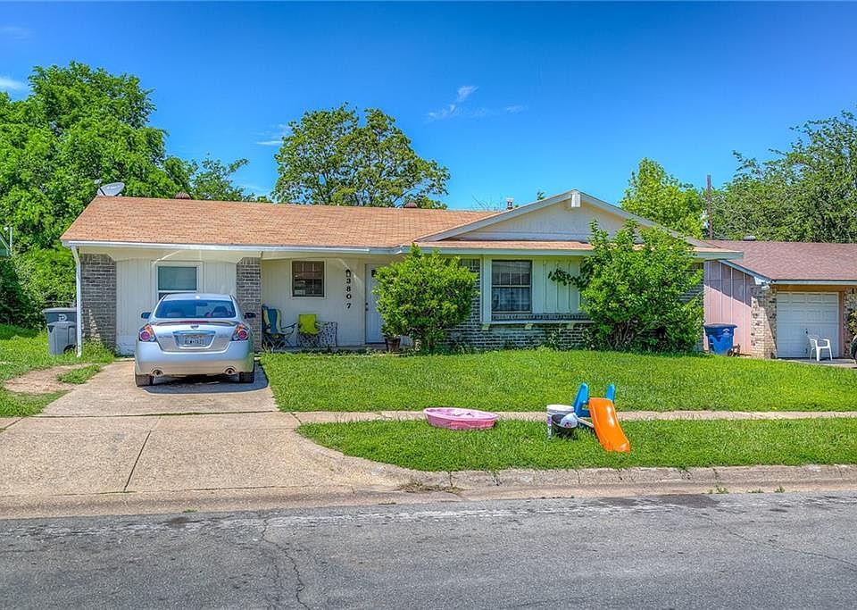 2nd image of 3807 Pacesetter Dr