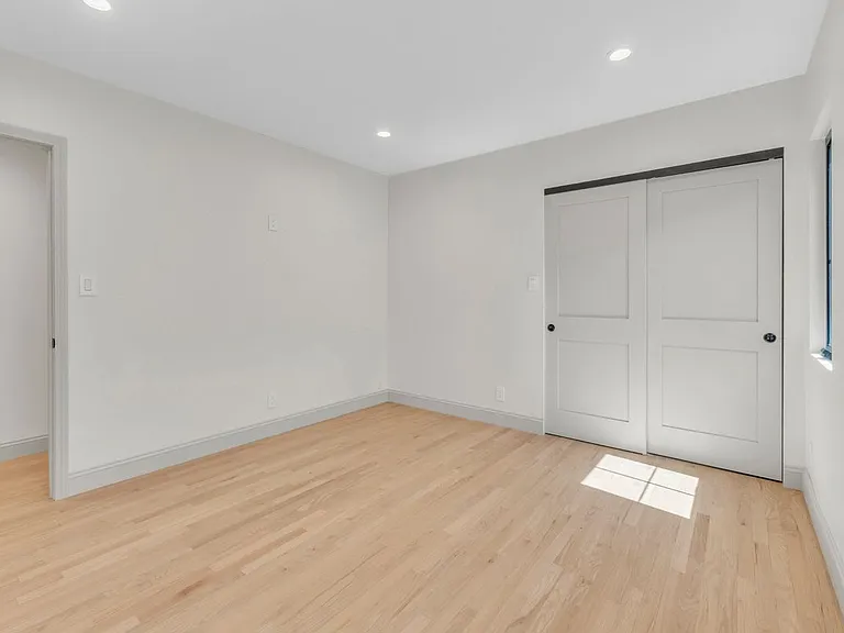 4316 Bellaire Ave — Photo 35