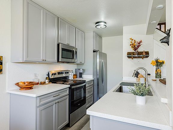 4th image of 63 Trinity Drive