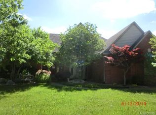 54512 Burlington Dr, Shelby Township, MI 48315