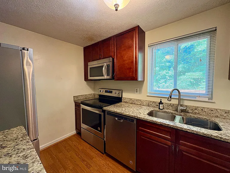 8112 Parkdale Ct — Photo 13