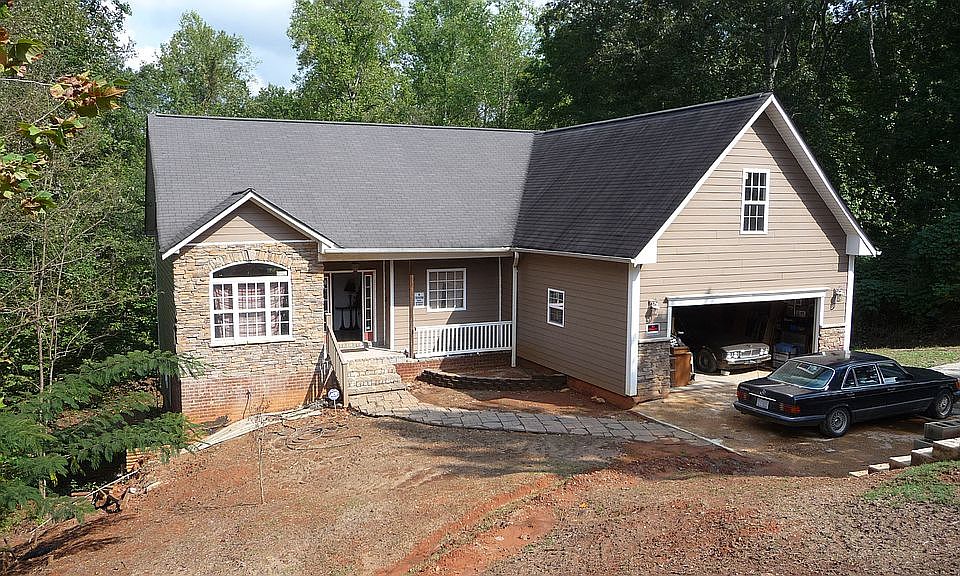 1st image of 184 Silver Birch Ln