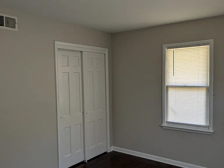 1825 Meyers Pl — Photo 9