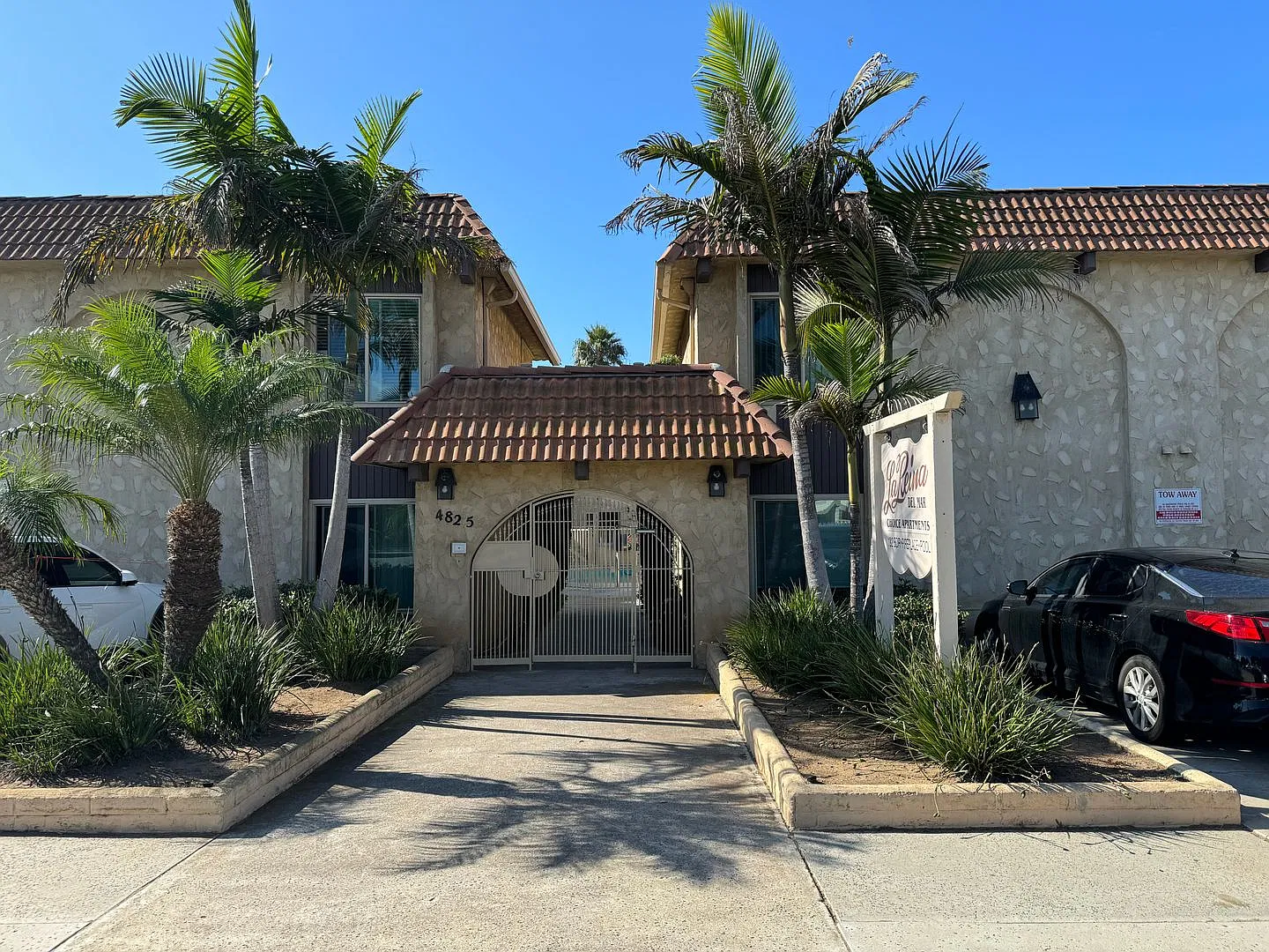4825 Del Mar Ave : La Reina Del Mar-OB — Photo 2