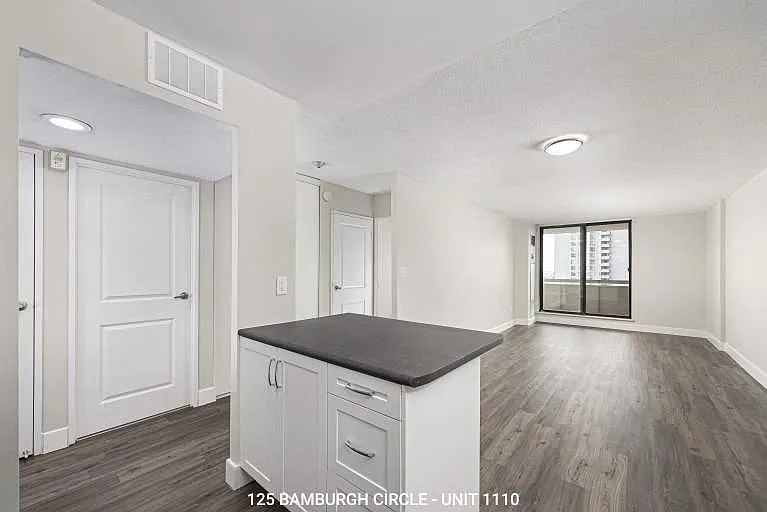 125 Bamburgh Cir — Photo 10