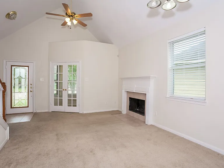 1907 Doliver Cir — Photo 3