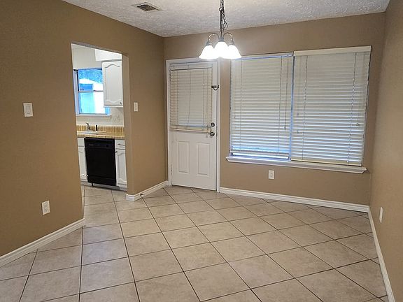 4th image of 16414 Sky Blue Ln