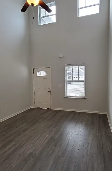 211 Ruth Way — Photo 7