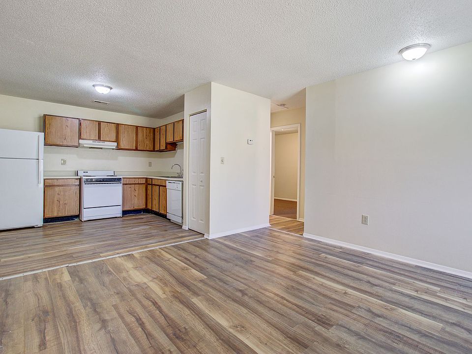 2nd image of 197 Lamplighter Ln #6C