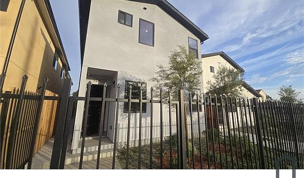 1st image of 10422 Graham Ave #1-2