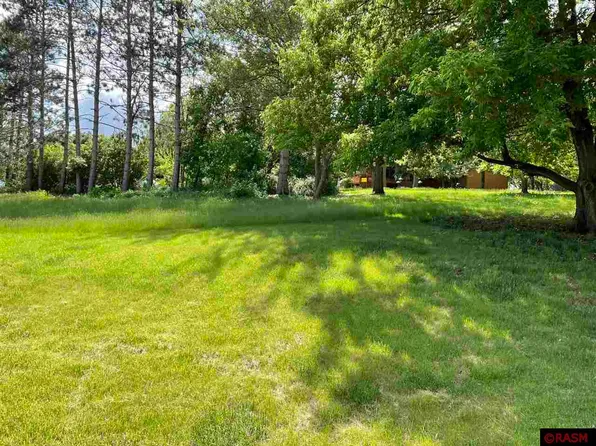 1628 Riverview Rd, Saint Peter, MN 56082