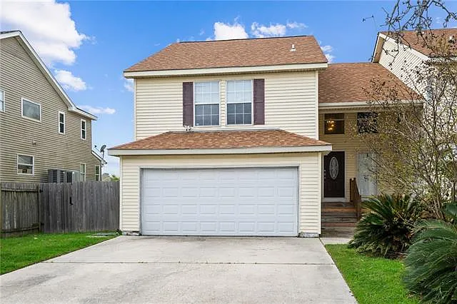 3 bed, 3.0 bath, 2169 sqft, $2,400 — Photo 1