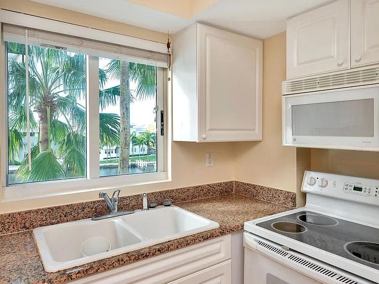 5900 Collins Ave #408-A — Photo 11