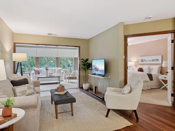 7942 Timber Lake Dr, Eden Prairie, MN 55347