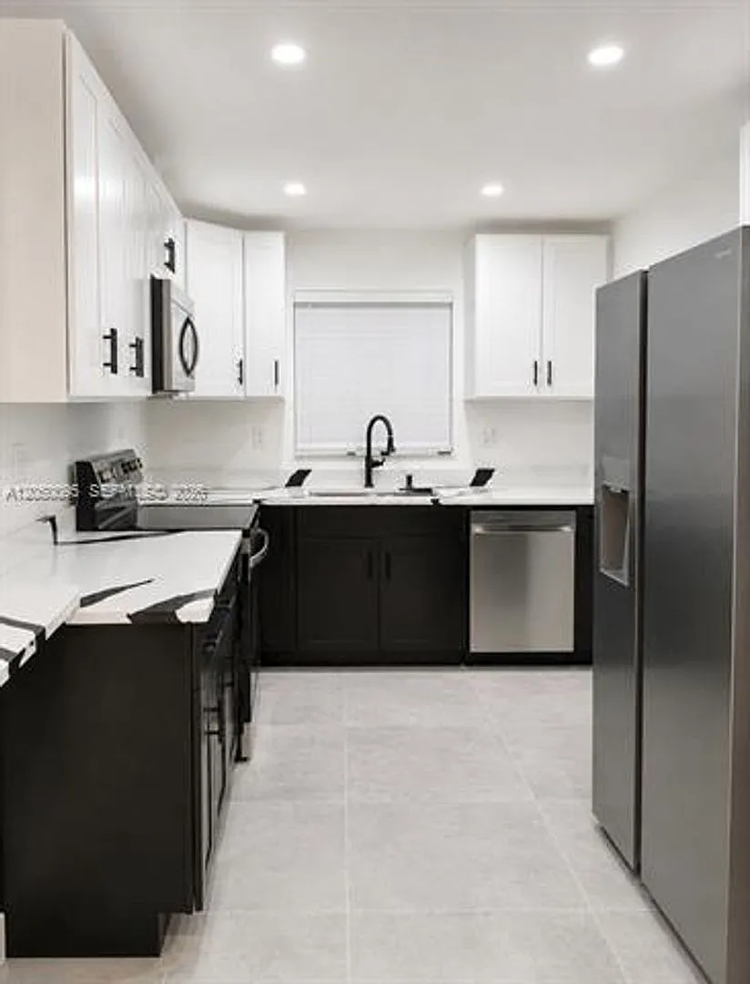 1039 NE 17th Ave # 1039, Fort Lauderdale, FL 33304 — Photo 1