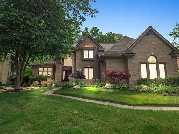 27197 Hampstead Blvd, Farmington Hills, MI 48331