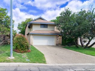 17 Courtside Cir, San Antonio, TX 78216