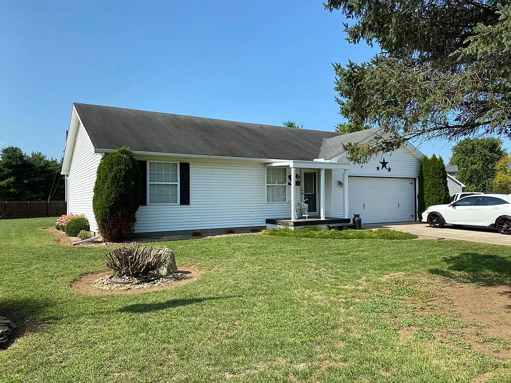 333 Queen Dr photo 1