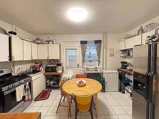 4th image of 3601 Irwin Ave APT 3