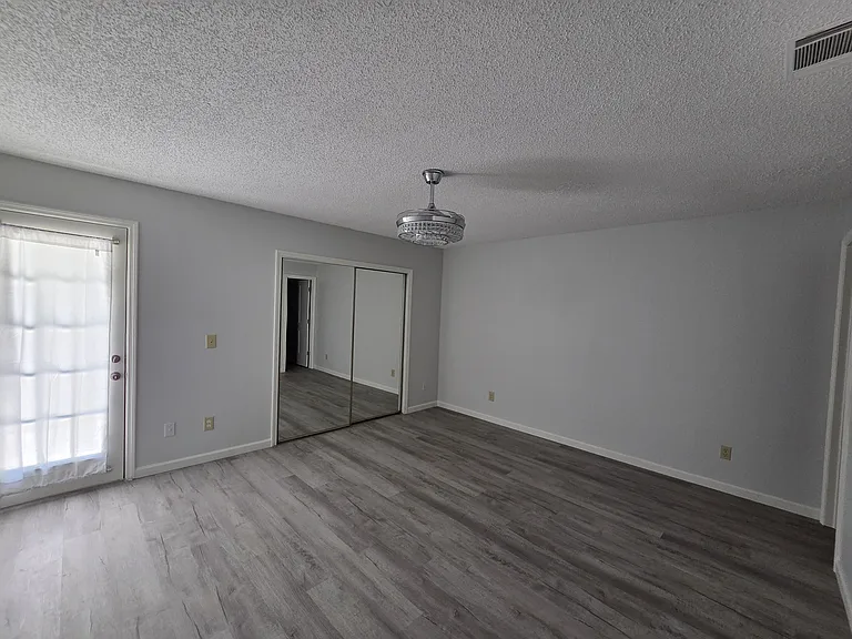4560 Heritage Oak Dr — Photo 6