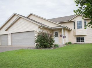 37887 Hawthorne Ave, North Branch, MN 55056