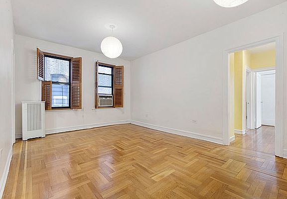 2nd image of 270 Seaman Ave APT C4