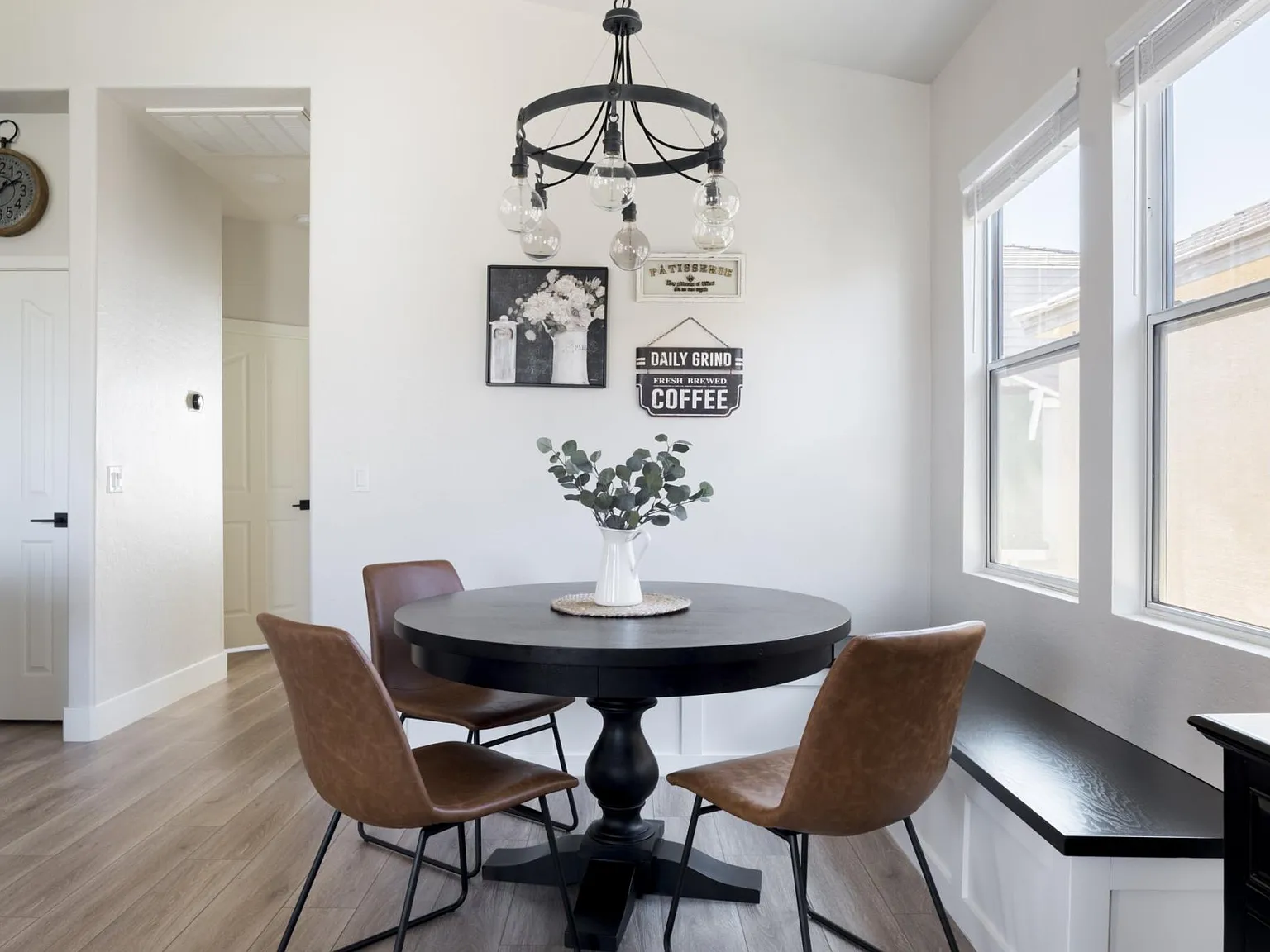 156 W Laurel Ct — Photo 4