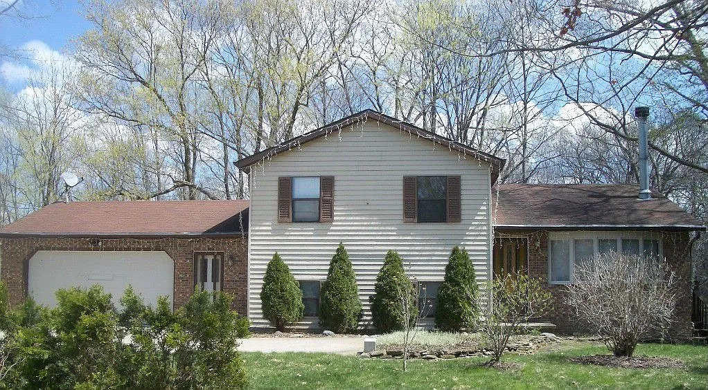 9625 Columbia Rd photo 1