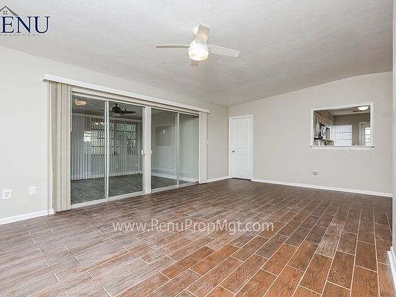 3rd image of 1223 W Wellington Dr