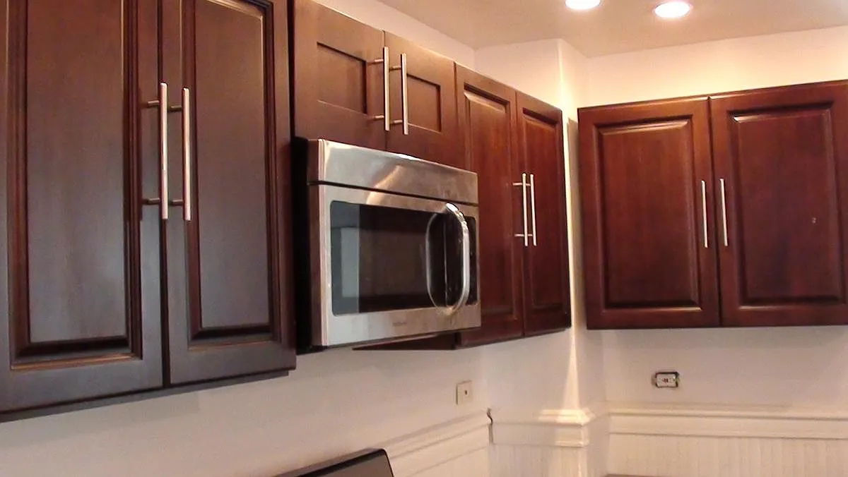 3 bed, 1.5 bath, 1150 sqft, $1,995 — Photo 3