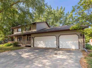 3533 Panther Ln, Cedar Falls, IA 50613